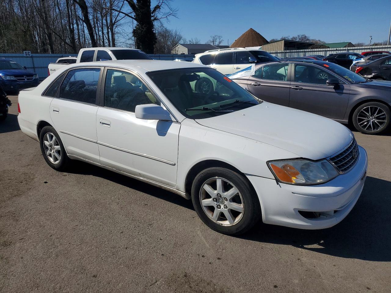 TOYOTA AVALON 2003 — 5