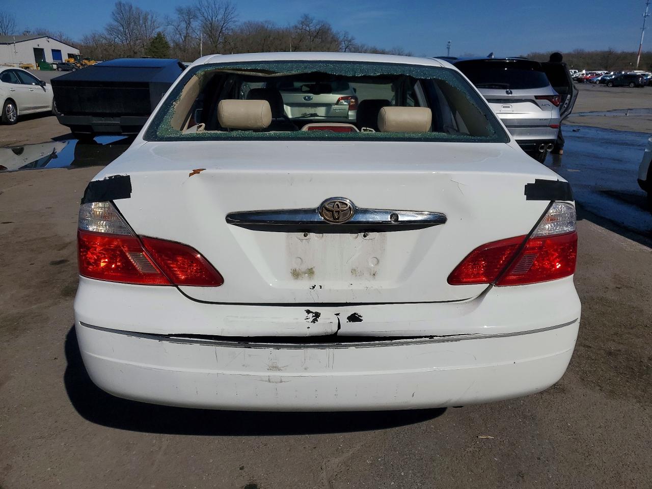 TOYOTA AVALON 2003 — 7