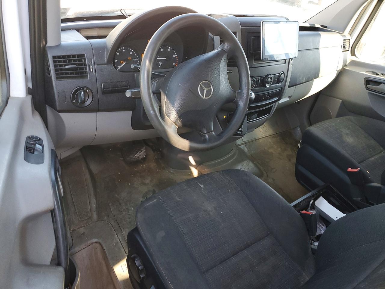 MERCEDES BENZ SPRINTER 2014 — 9