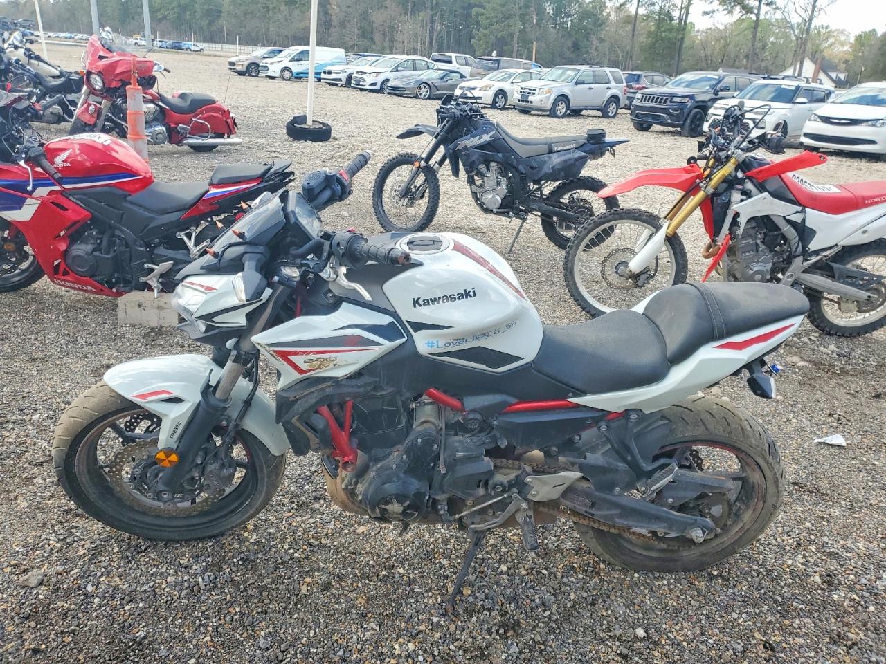 KAWASAKI ER650 2022 — 4