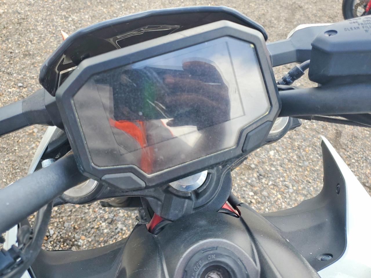 KAWASAKI ER650 2022 — 8