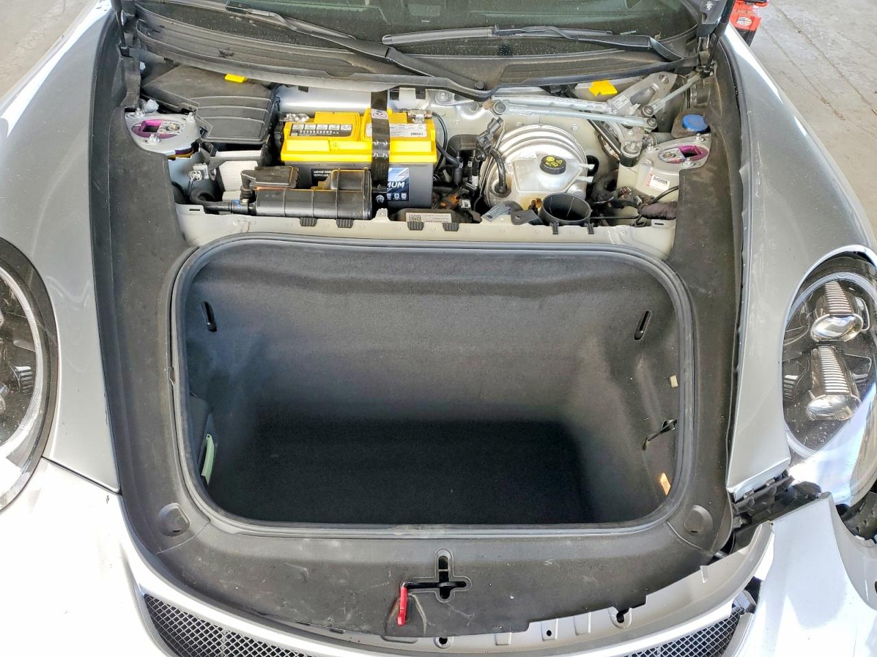 PORSCHE 911 2018 — 12
