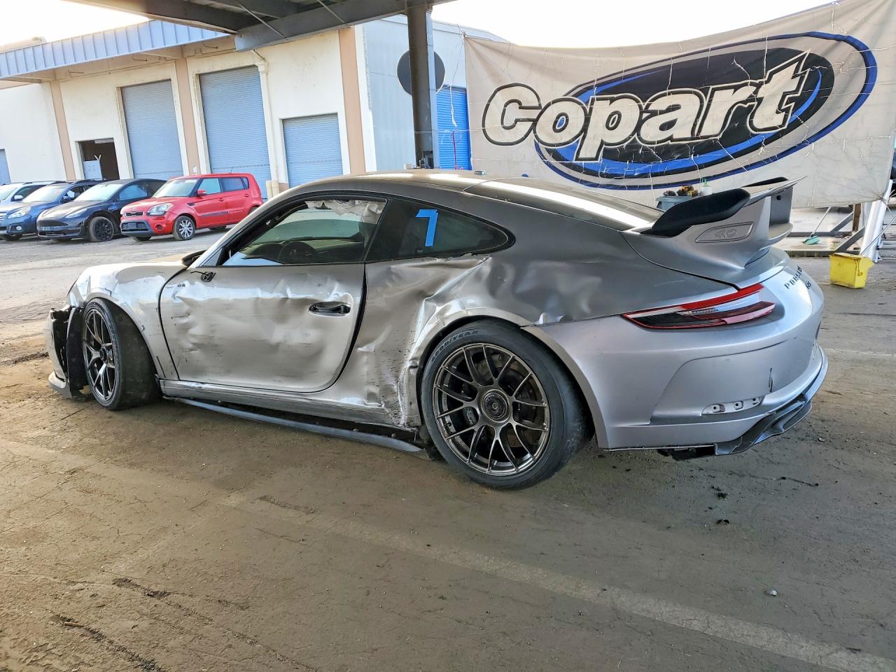 PORSCHE 911 2018 — 3
