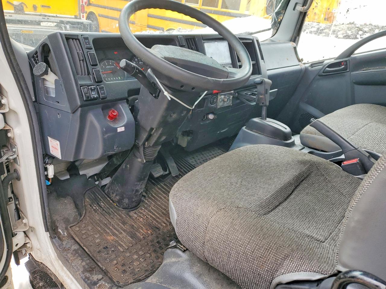 ISUZU NPR HD 2023 — 9
