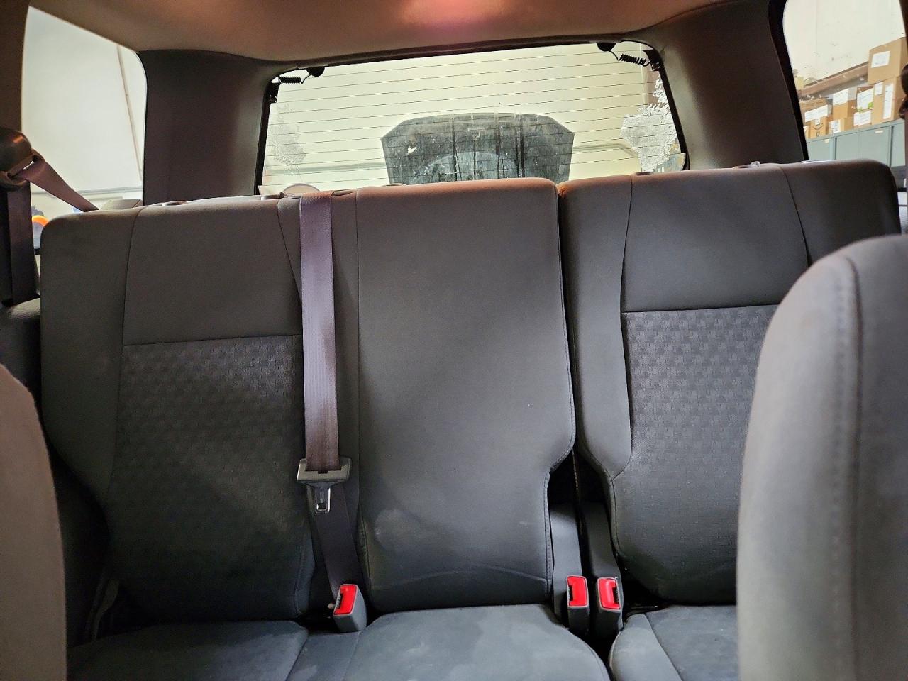 JEEP LIBERTY 2006 — 11