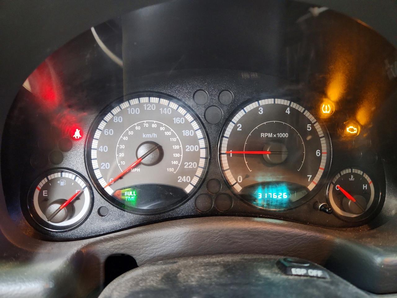 JEEP LIBERTY 2006 — 10
