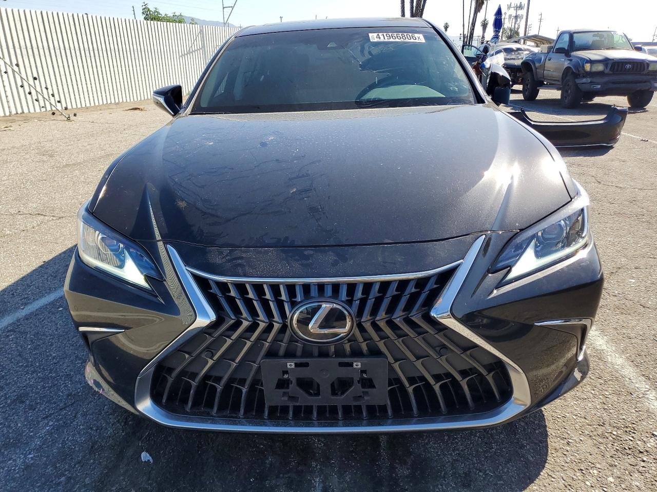 LEXUS ES 300H 2023 — 6