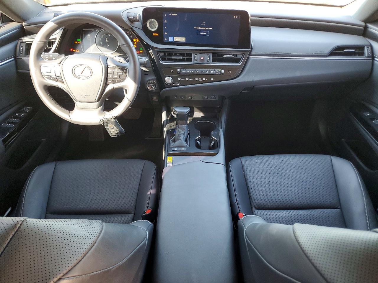 LEXUS ES 300H 2023 — 9