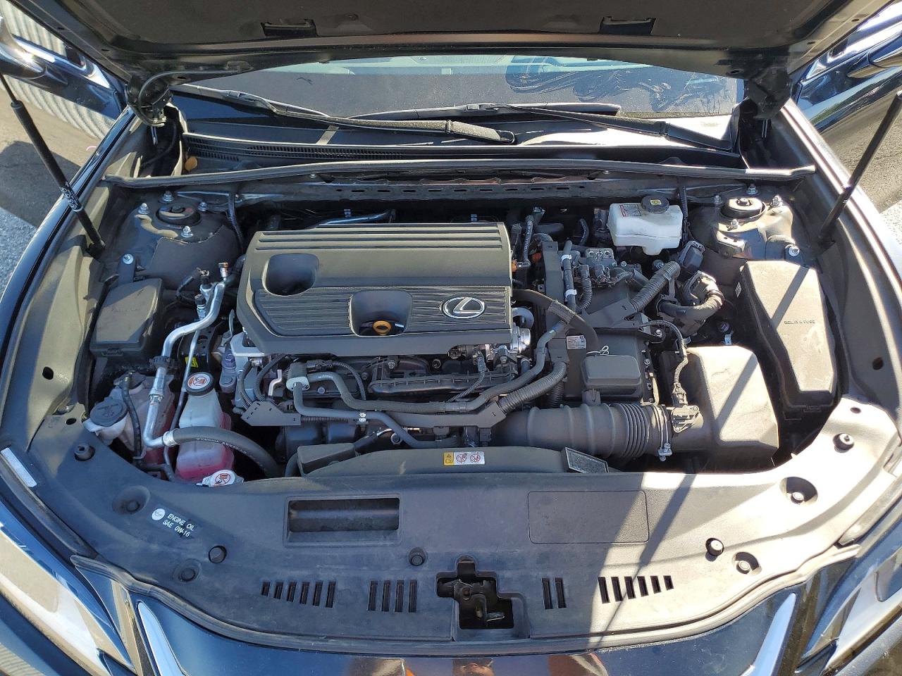 LEXUS ES 300H 2023 — 12