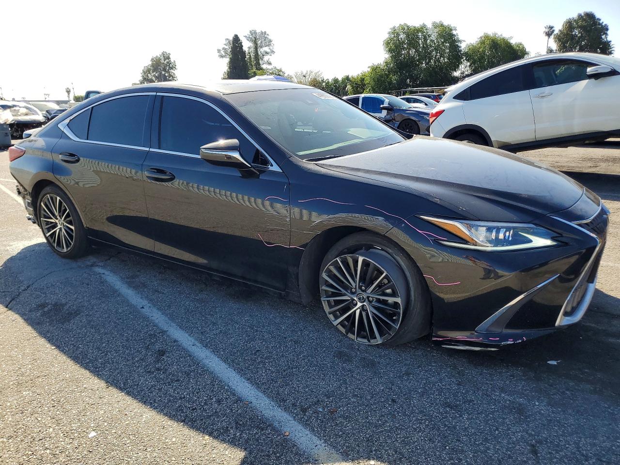 LEXUS ES 300H 2023 — 5