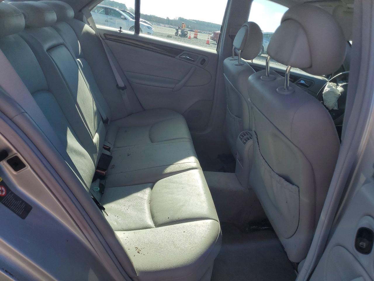 MERCEDES-BENZ C 2002 — 11