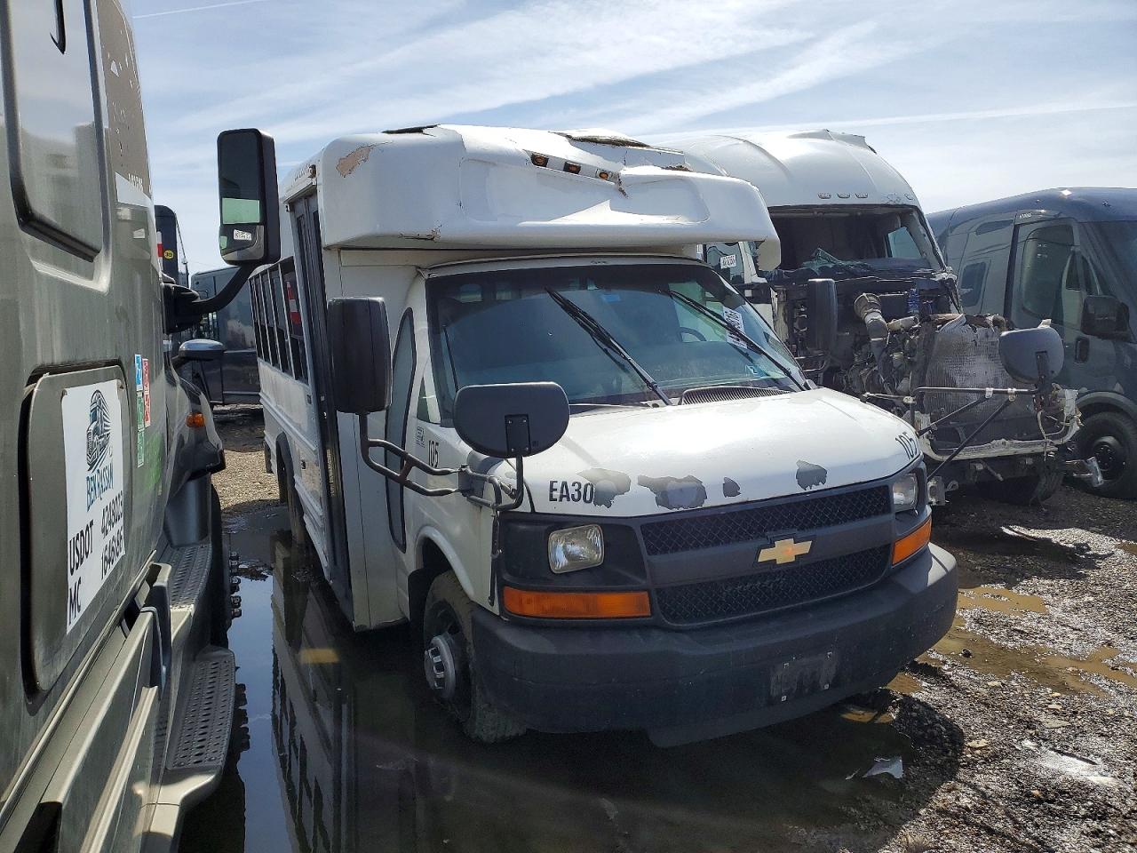 2011 CHEVROLET EXPRESS G3500