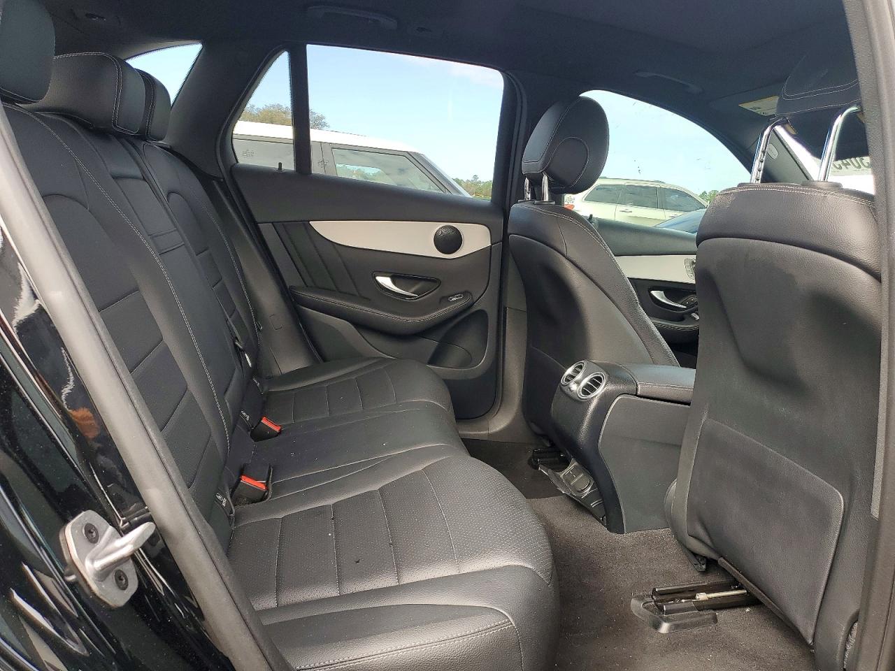 MERCEDES-BENZ GLC 2022 — 12