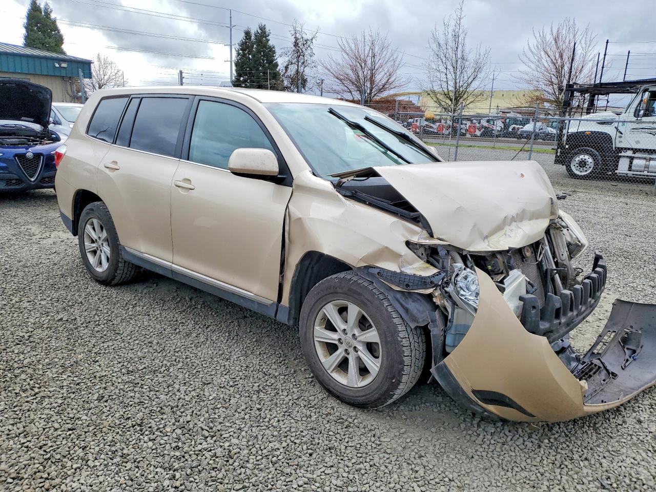 2013 TOYOTA HIGHLANDER BASE