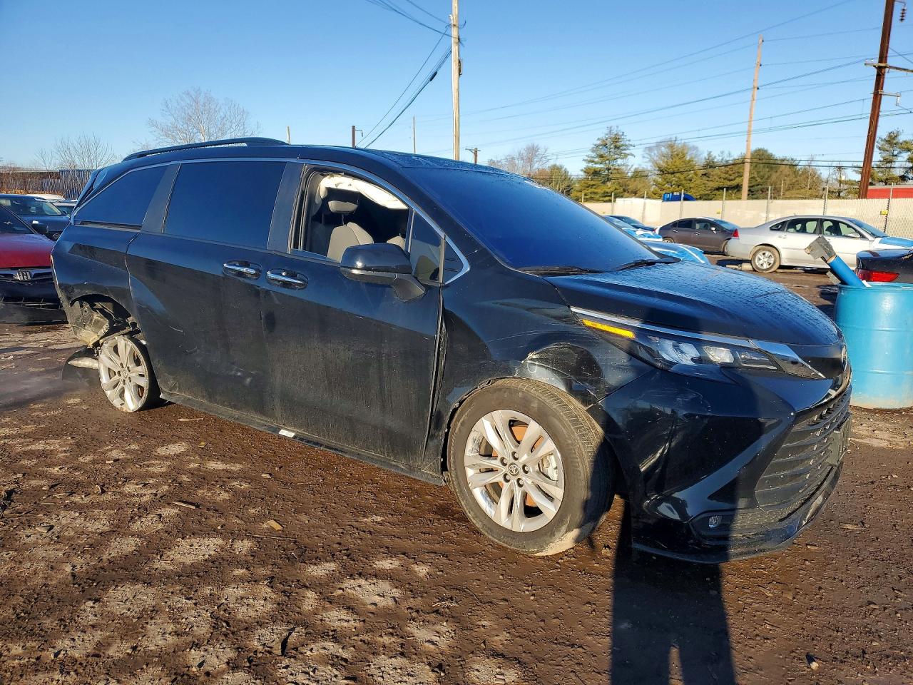 2025 TOYOTA SIENNA XLE 7-PASSENGER