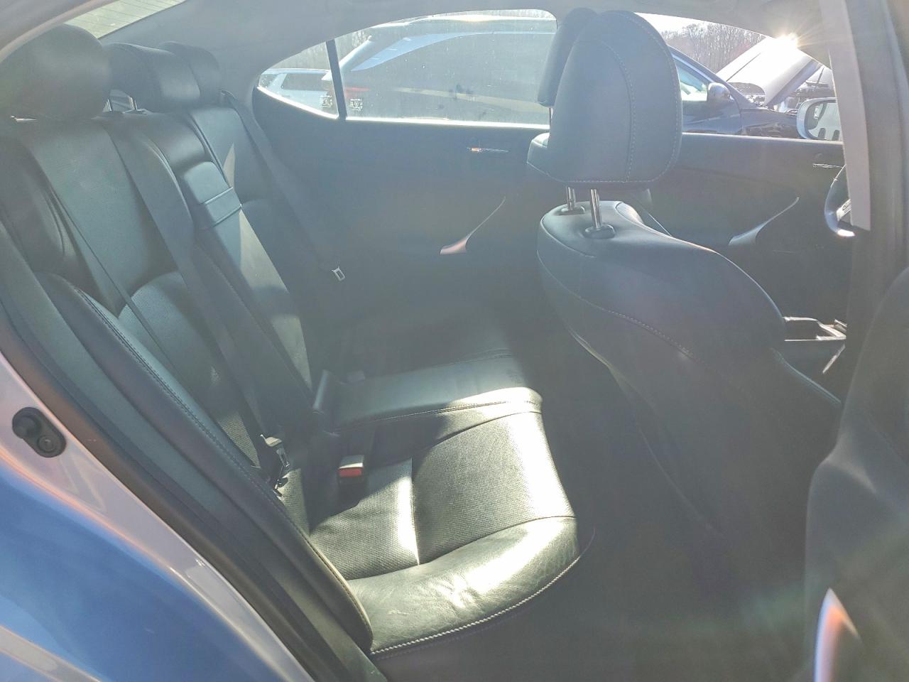LEXUS IS 2012 — 11
