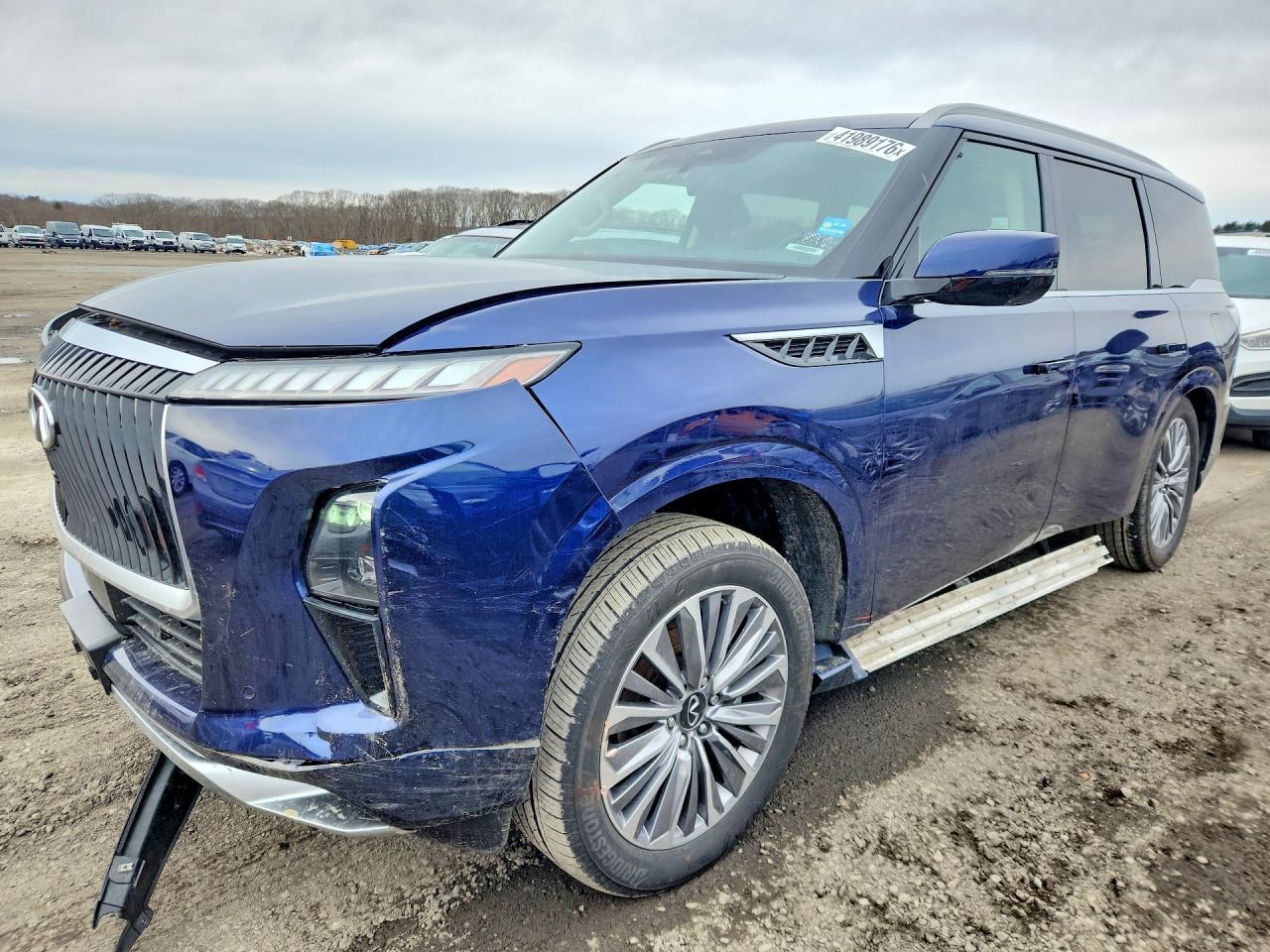 2025 INFINITI QX80 LUXE
