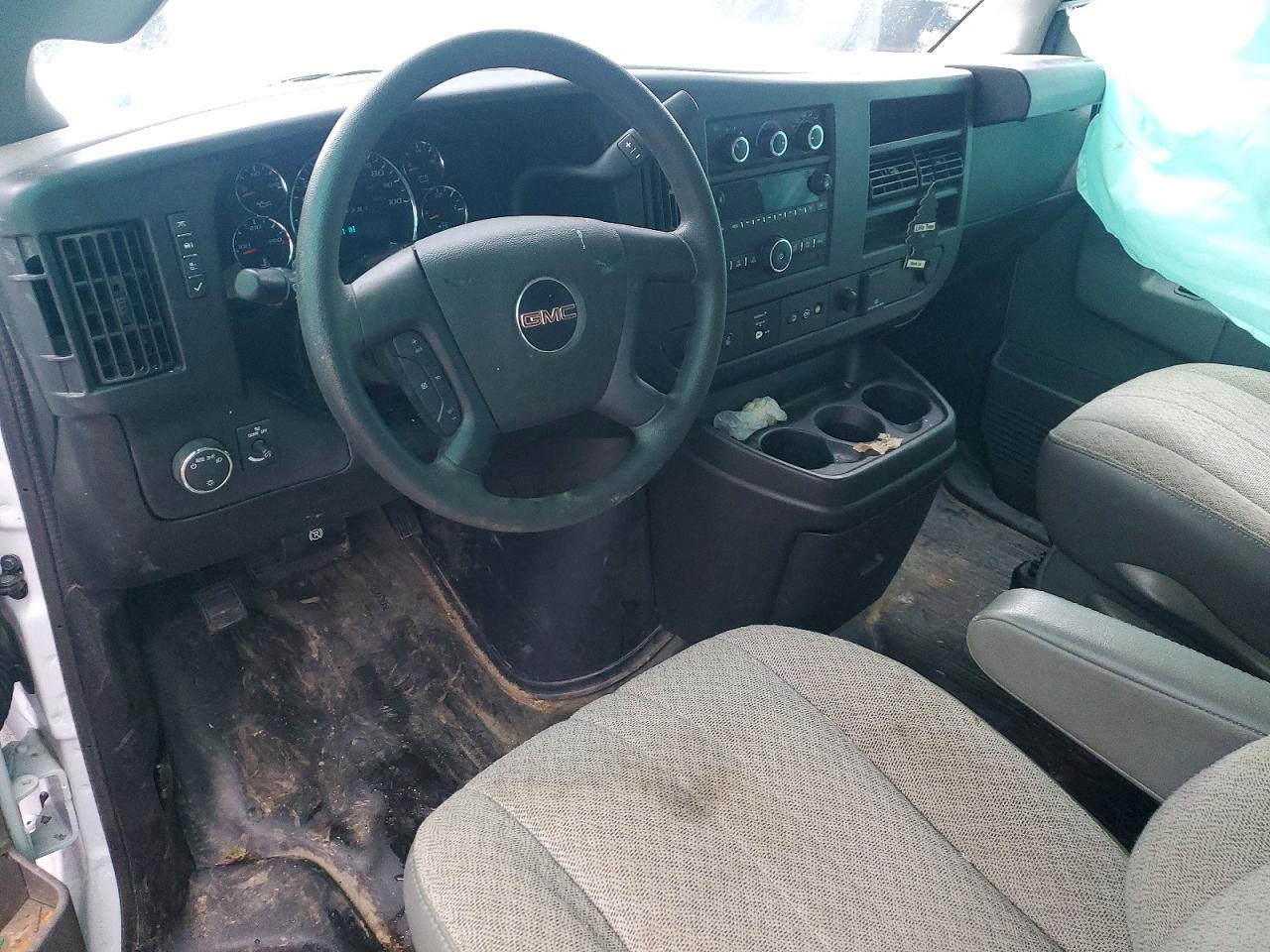 GMC SAVANA 2024 — 9