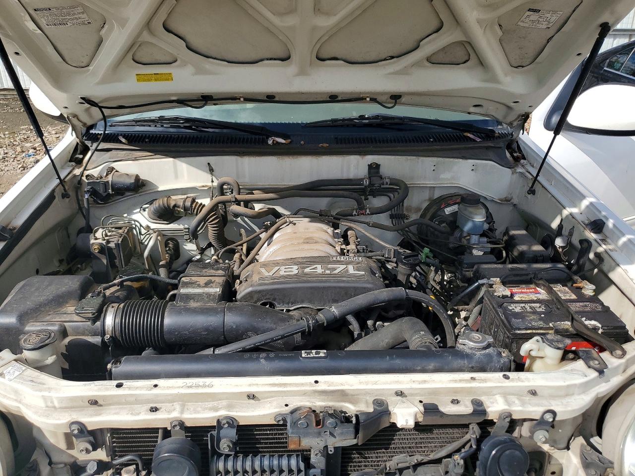 TOYOTA SEQUOIA 2003 — 13