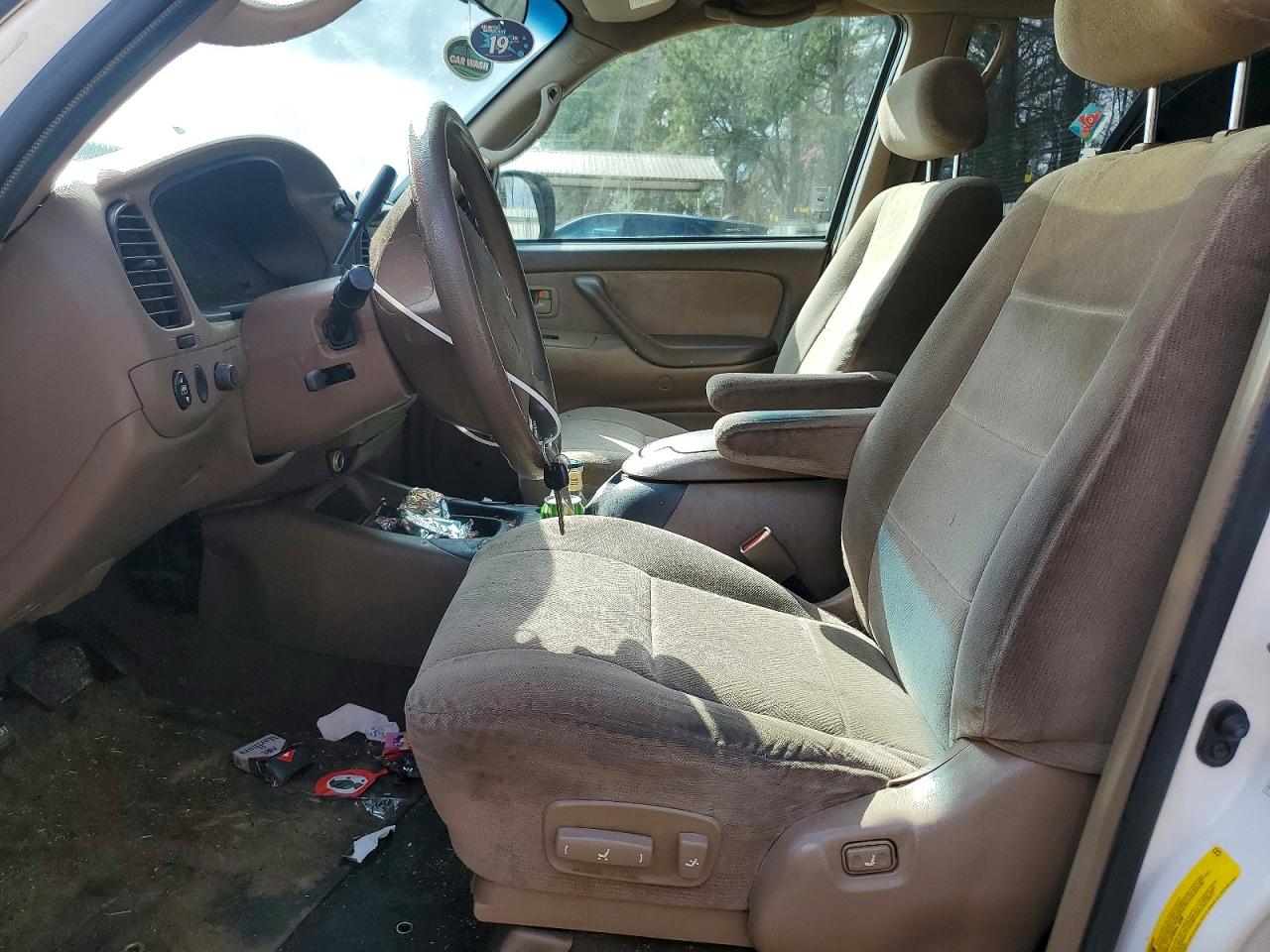 TOYOTA SEQUOIA 2003 — 8