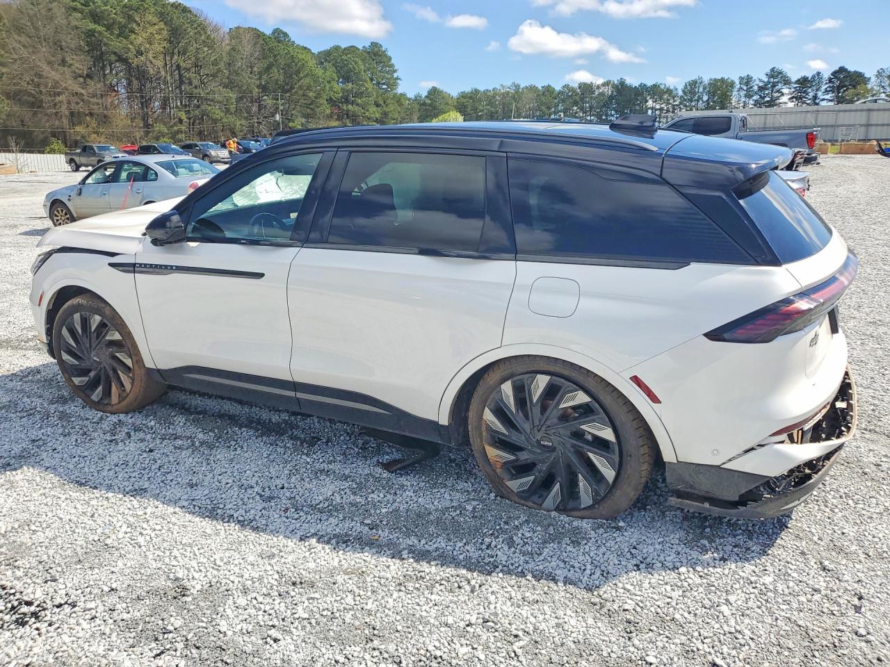 LINCOLN NAUTILUS 2024 — 3