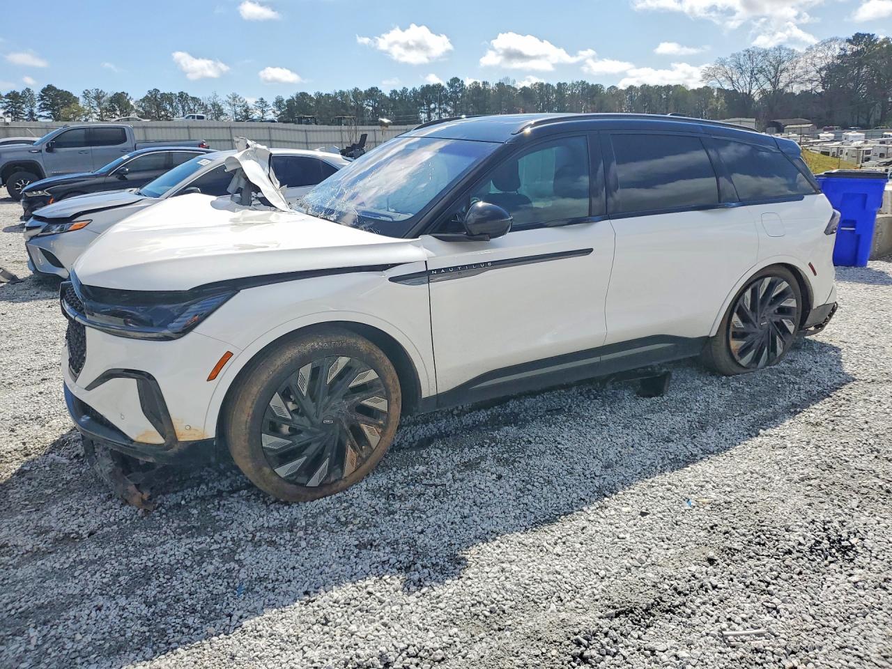 LINCOLN NAUTILUS 2024 — 2