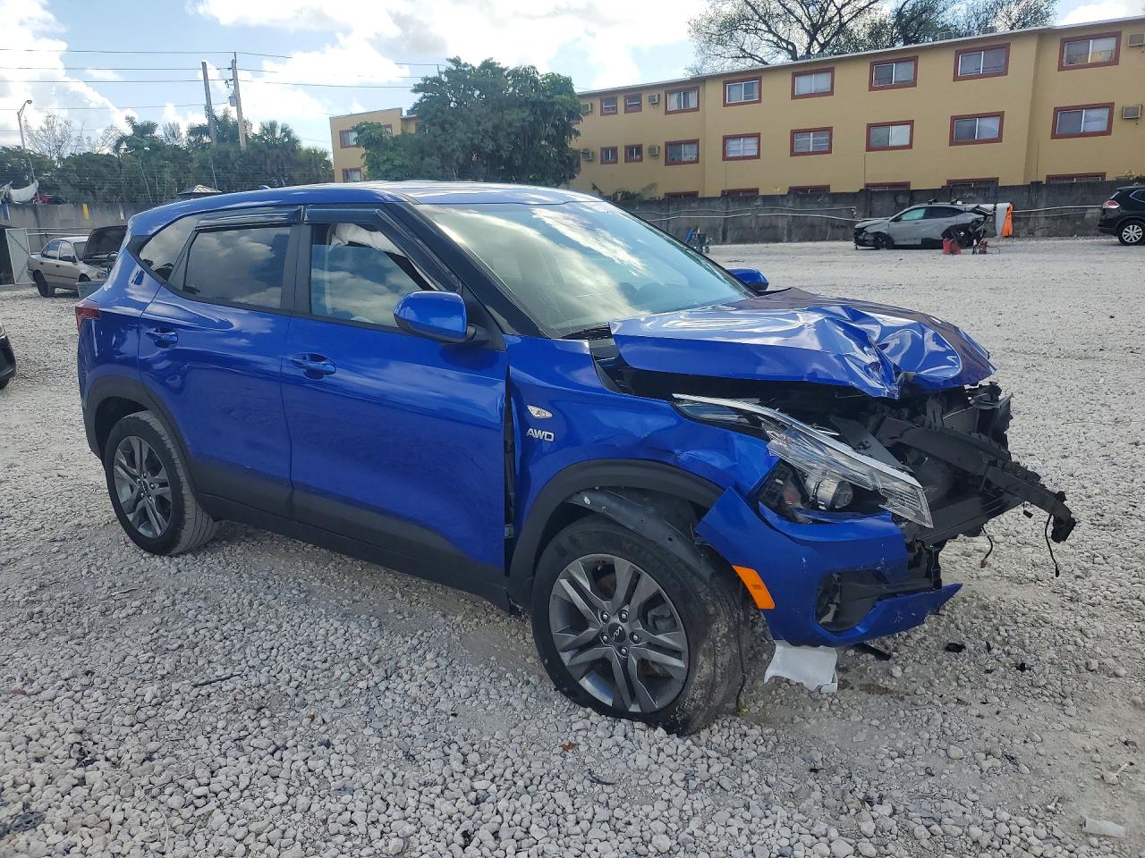 2022 KIA SELTOS LX