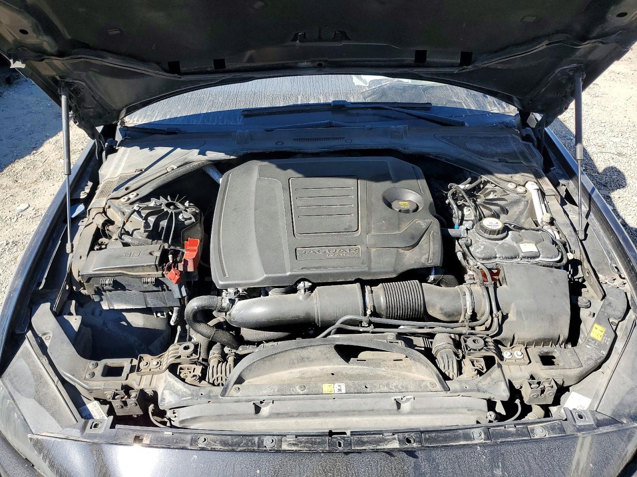 JAGUAR XE 2019 — 12