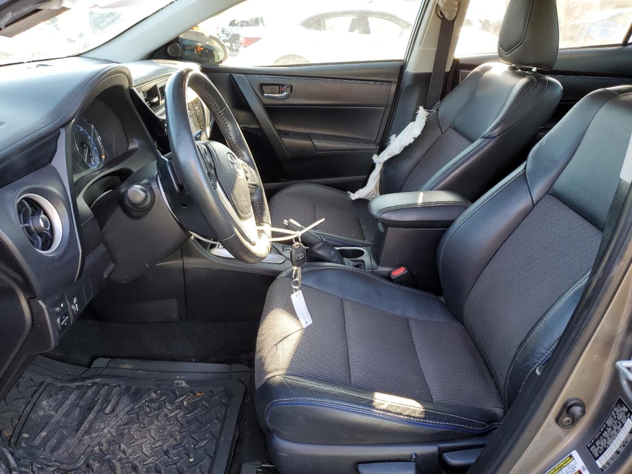 TOYOTA COROLLA 2017 — 8
