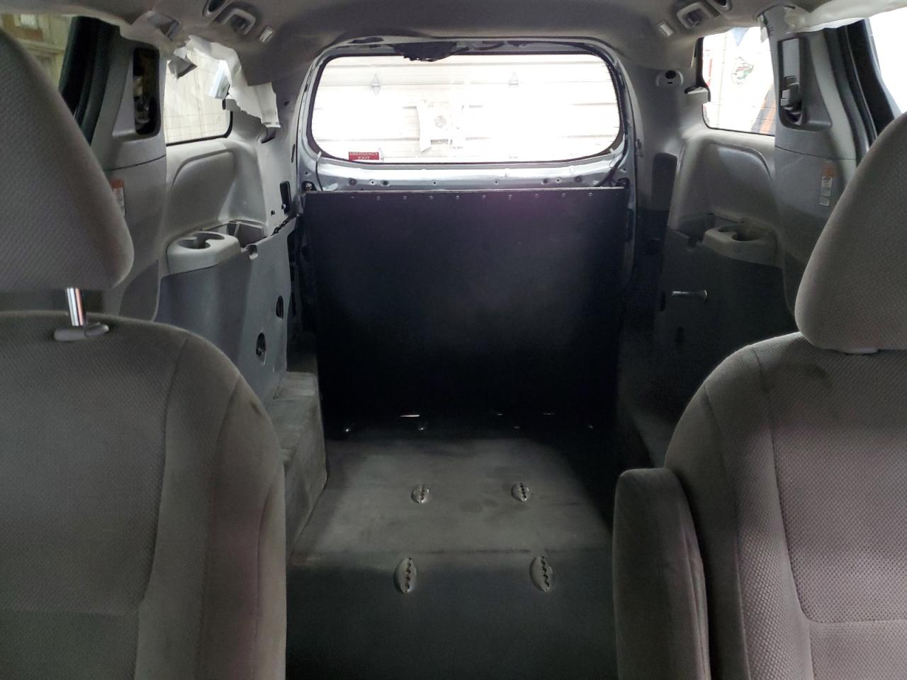 TOYOTA SIENNA 2015 — 11