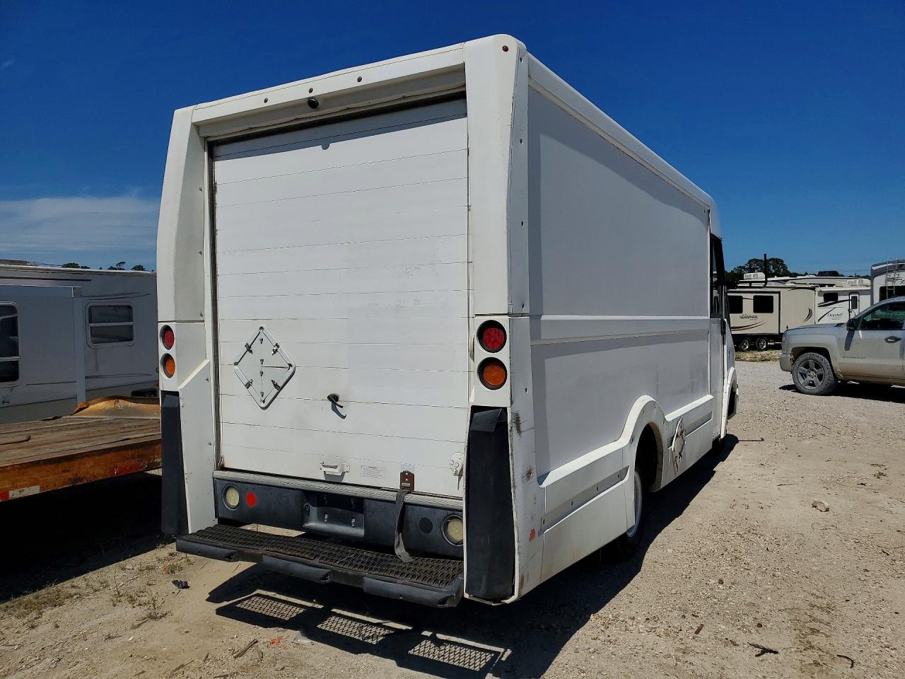 ISUZU NPR 2015 — 4