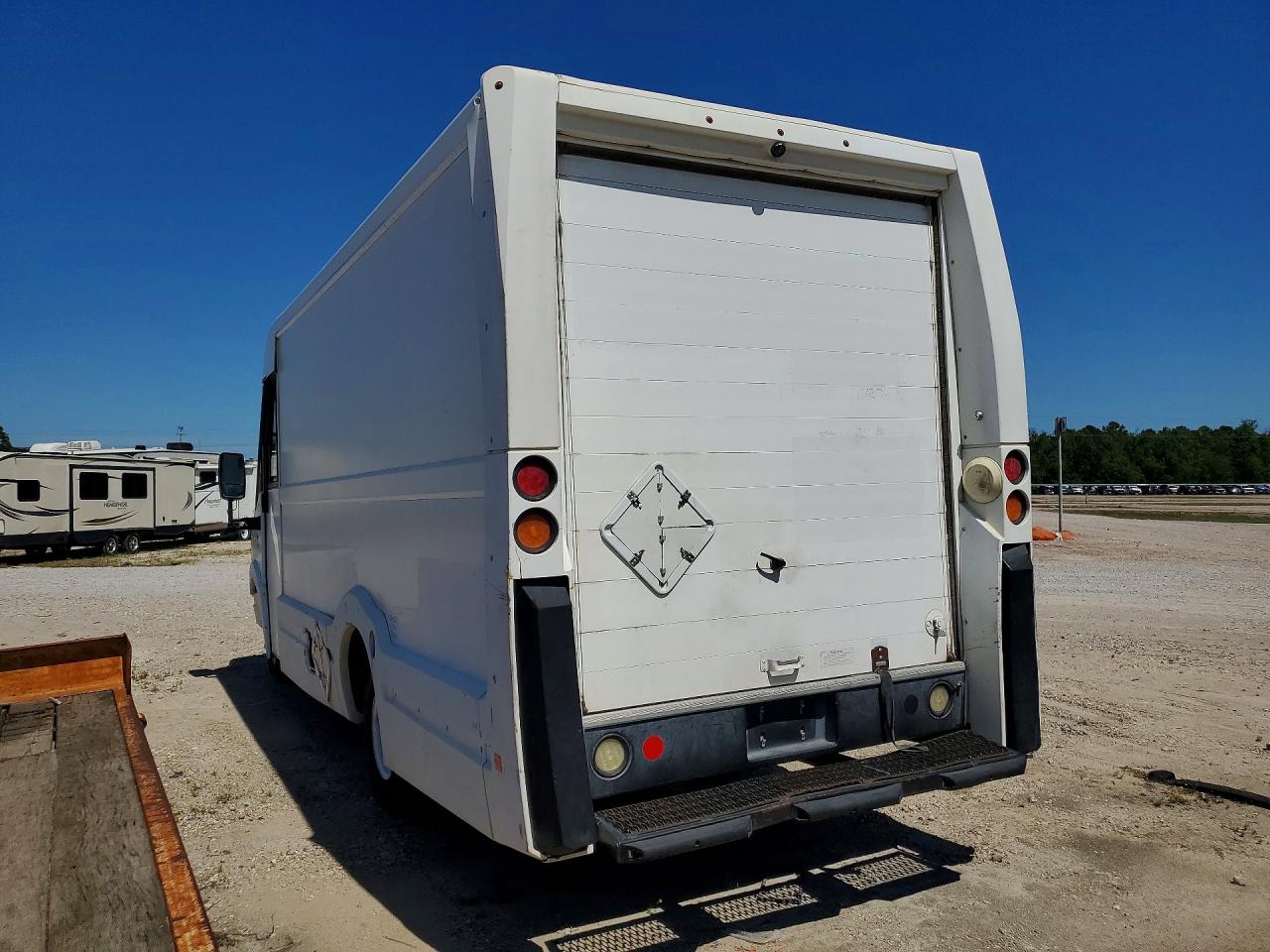 ISUZU NPR 2015 — 3