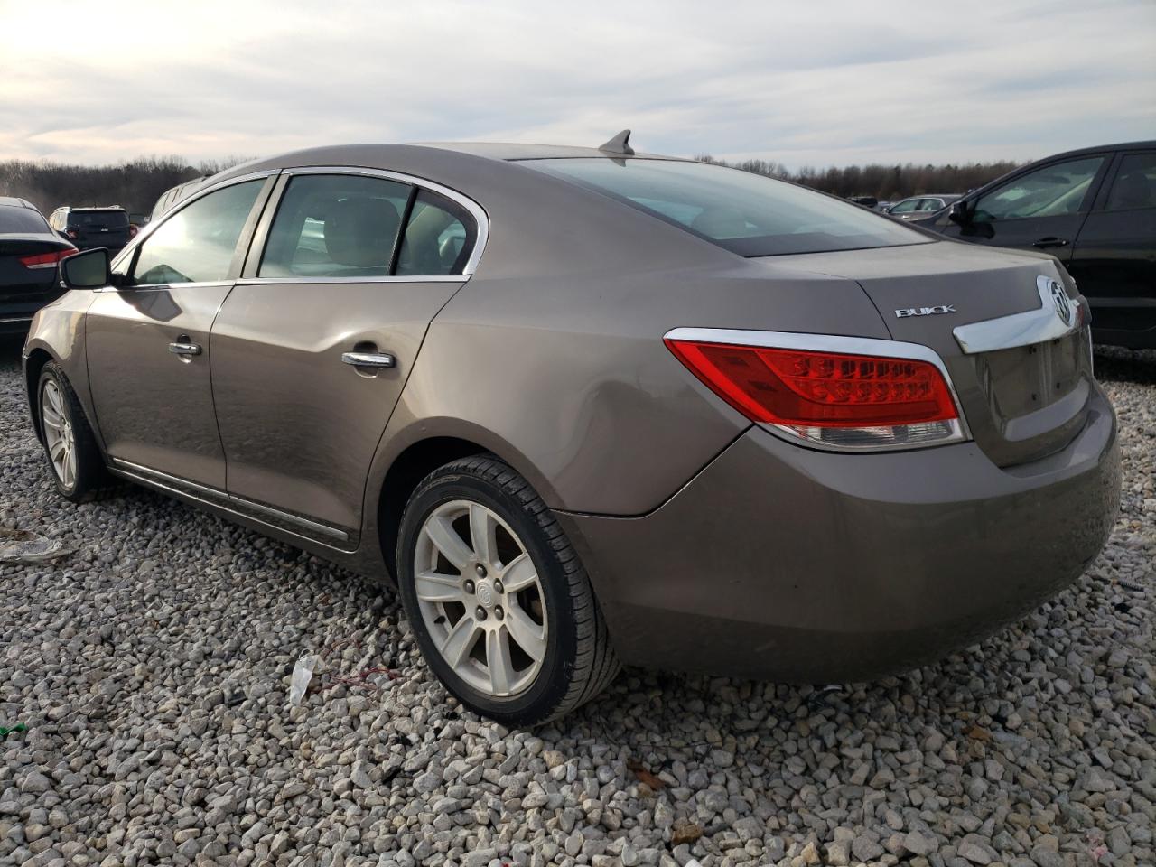 BUICK LACROSSE 2010 — 3