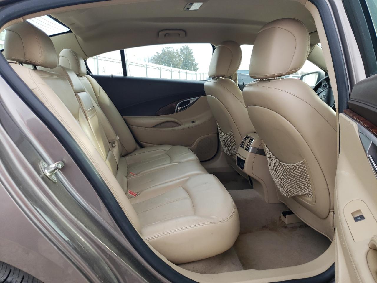 BUICK LACROSSE 2010 — 11