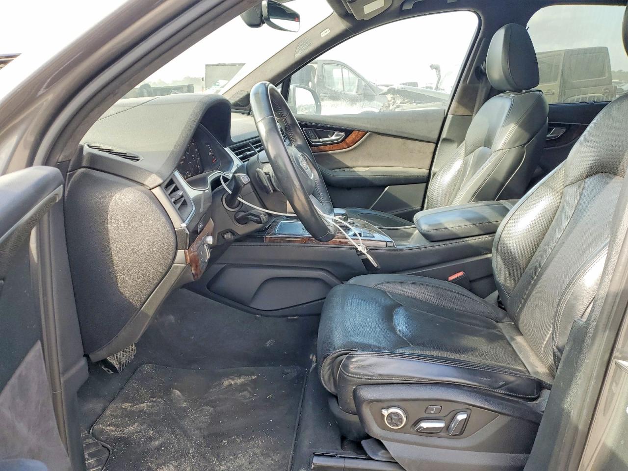 AUDI Q7 2018 — 8