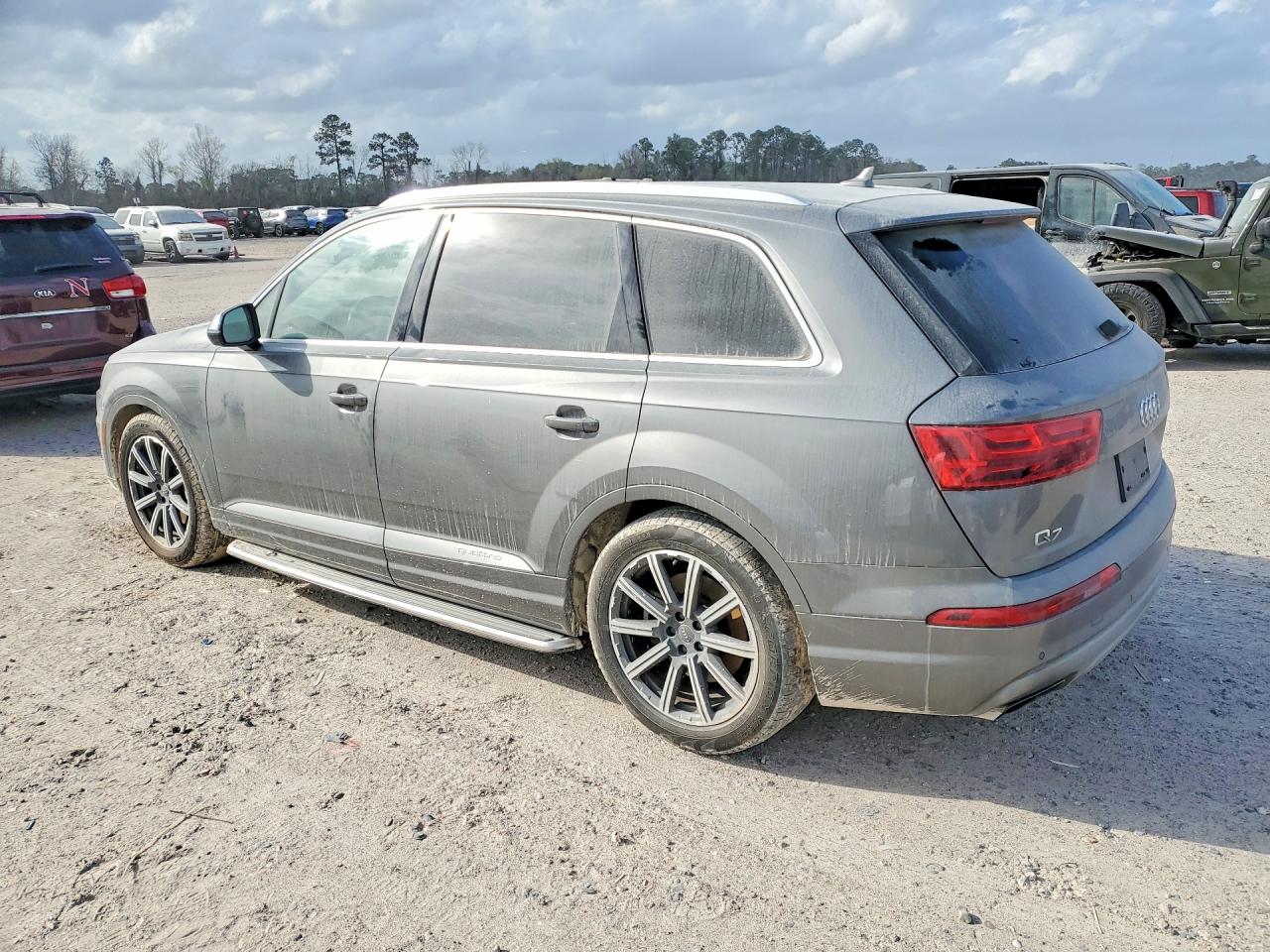 AUDI Q7 2018 — 3