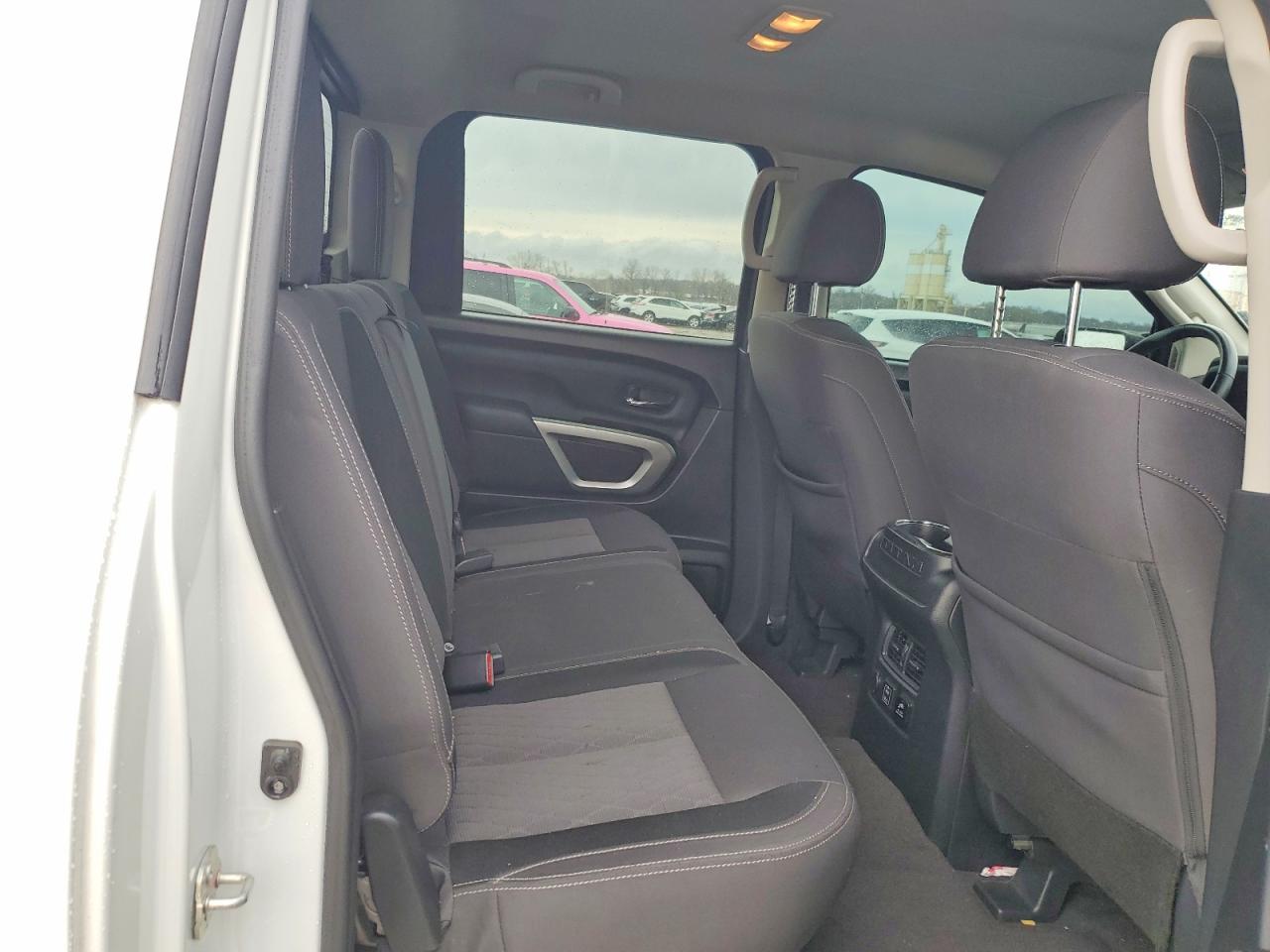 NISSAN TITAN 2021 — 11