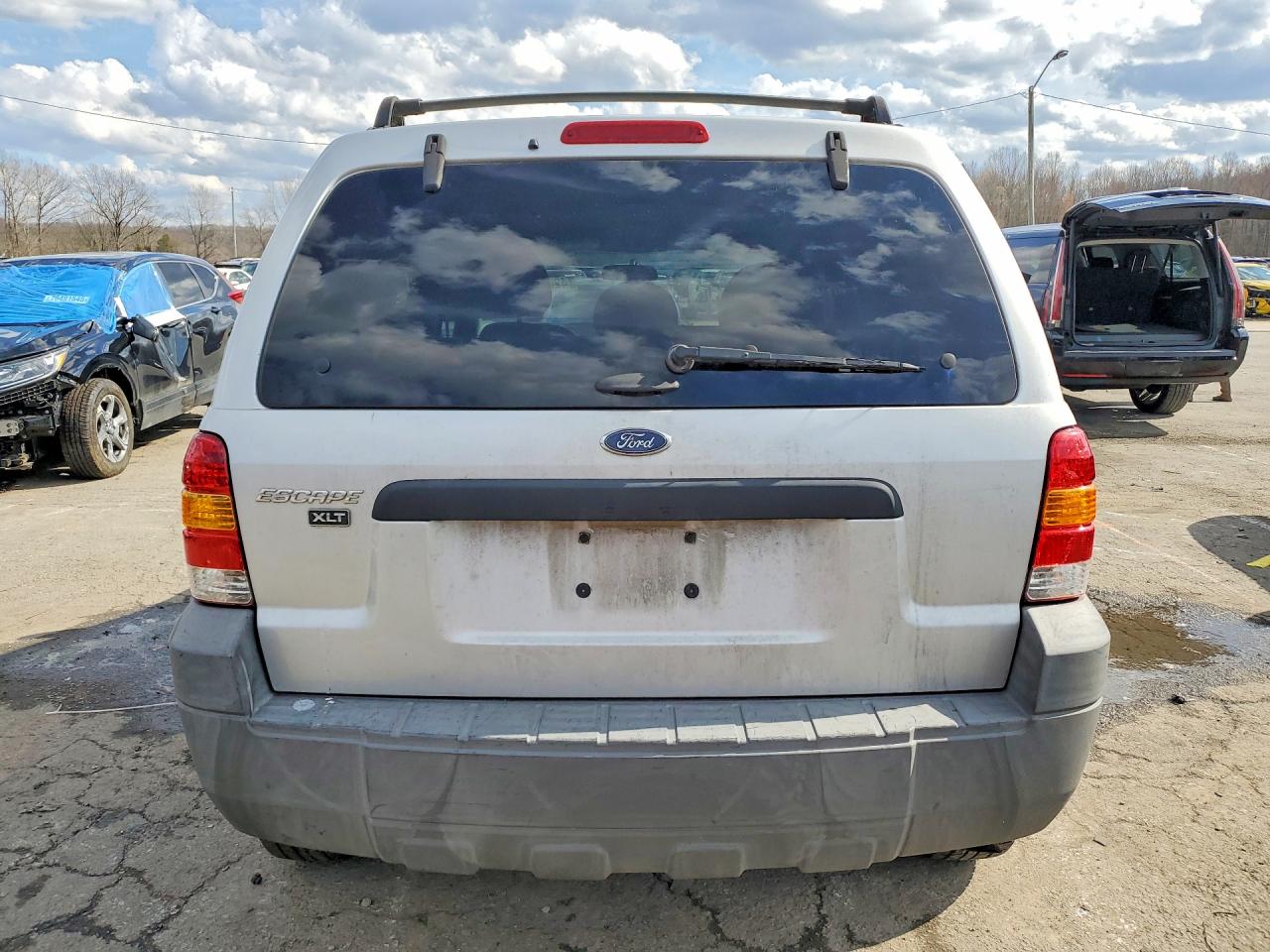 FORD ESCAPE 2005 — 7