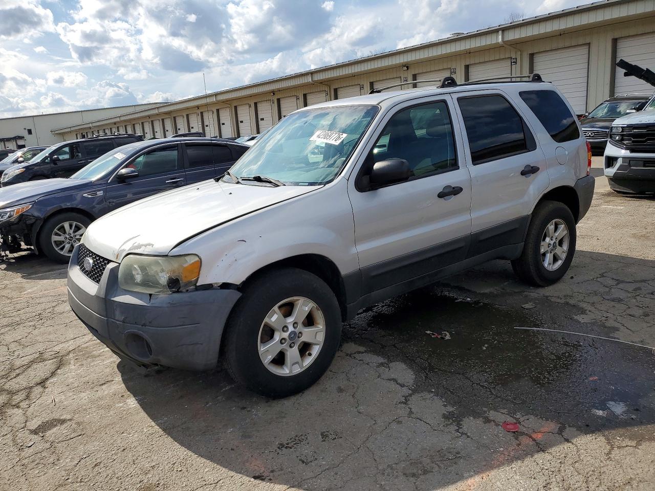 FORD ESCAPE 2005 — 2