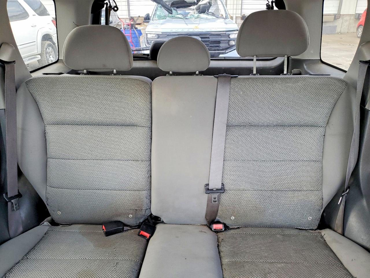 FORD ESCAPE 2005 — 11