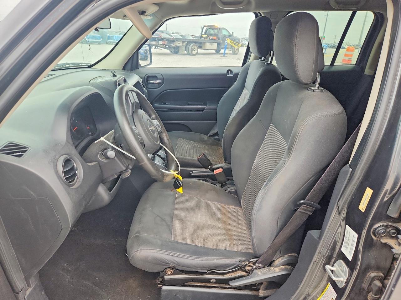 JEEP PATRIOT 2011 — 8