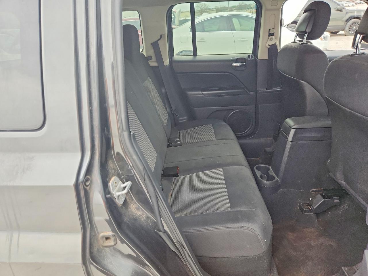 JEEP PATRIOT 2011 — 12
