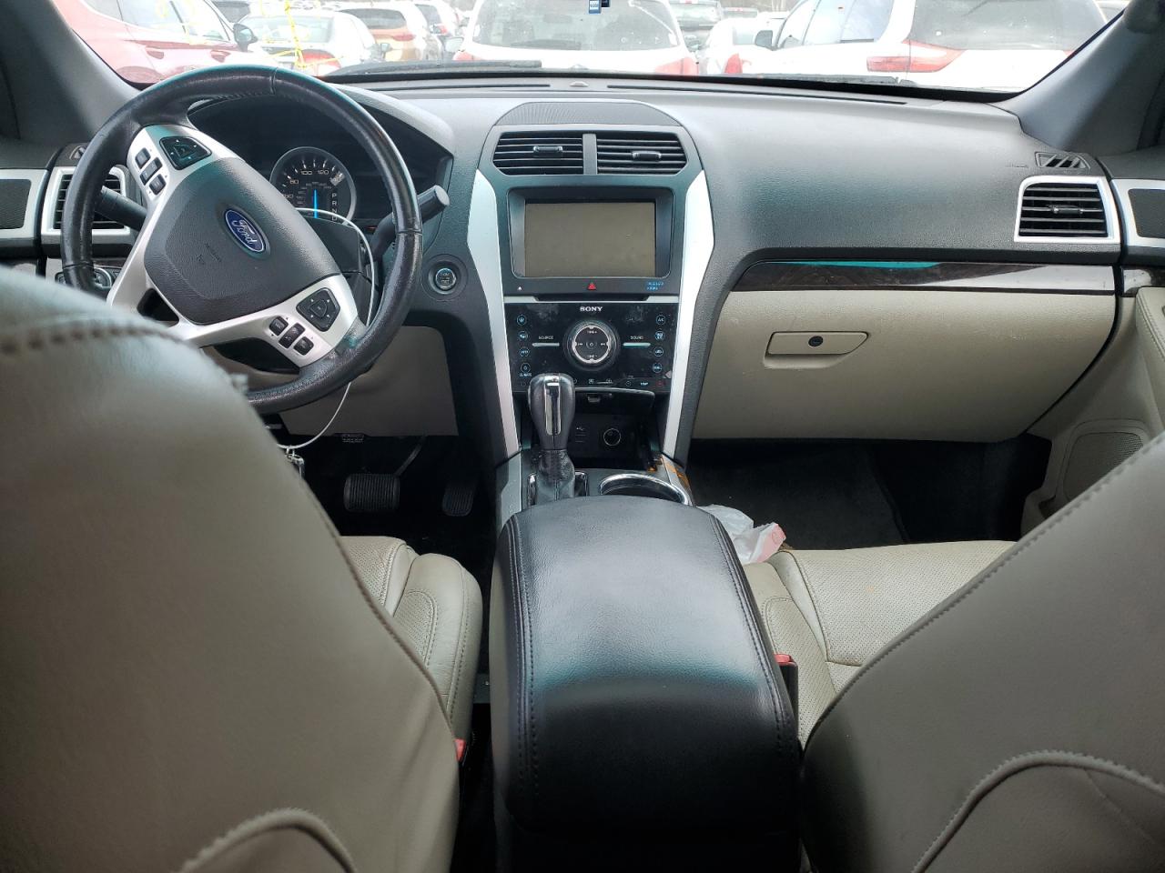 FORD EXPLORER 2015 — 9