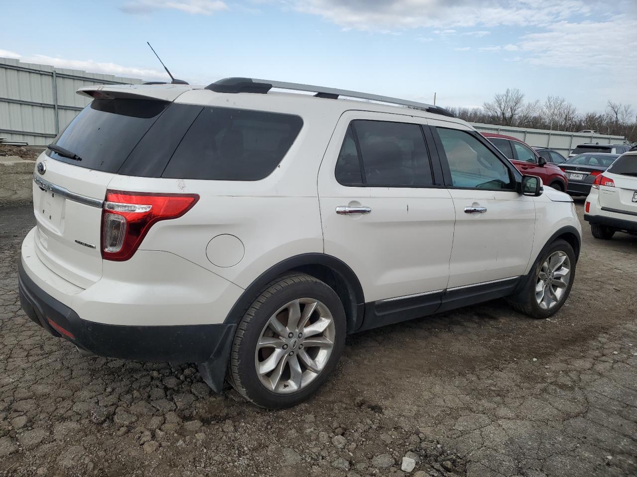 FORD EXPLORER 2015 — 4