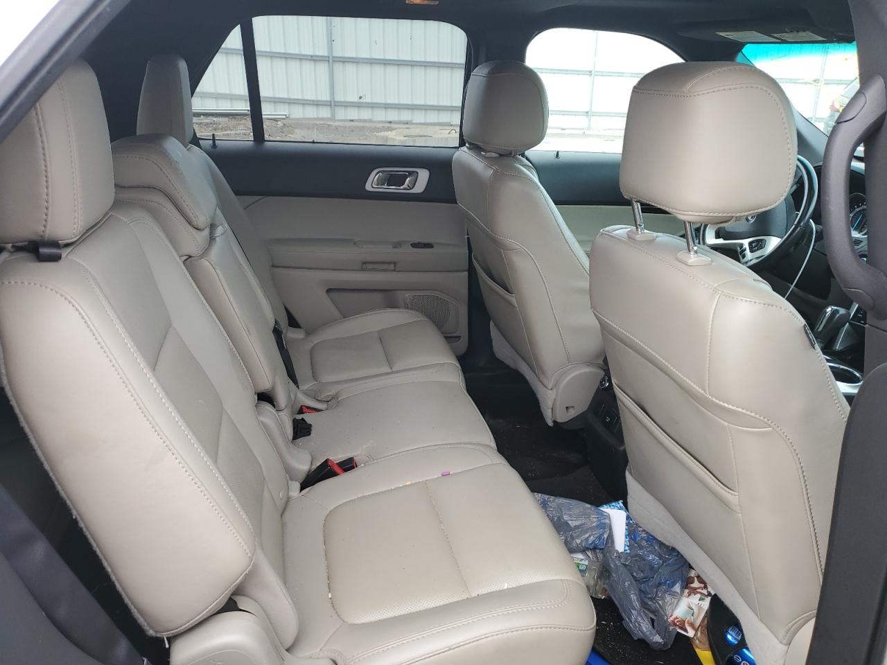 FORD EXPLORER 2015 — 12