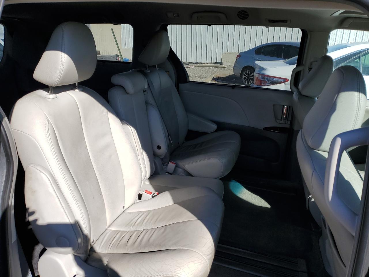 TOYOTA SIENNA 2012 — 12
