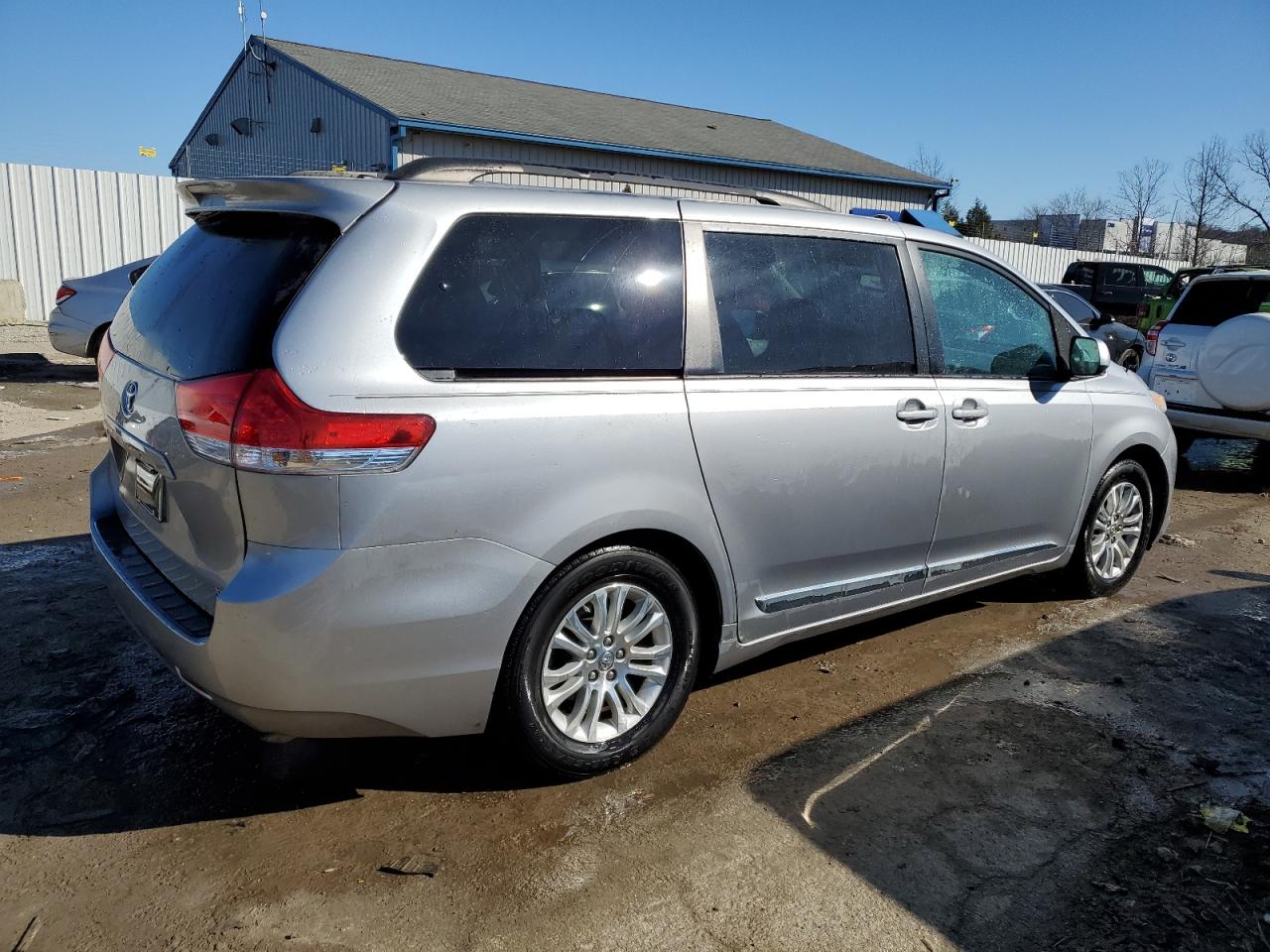TOYOTA SIENNA 2012 — 4