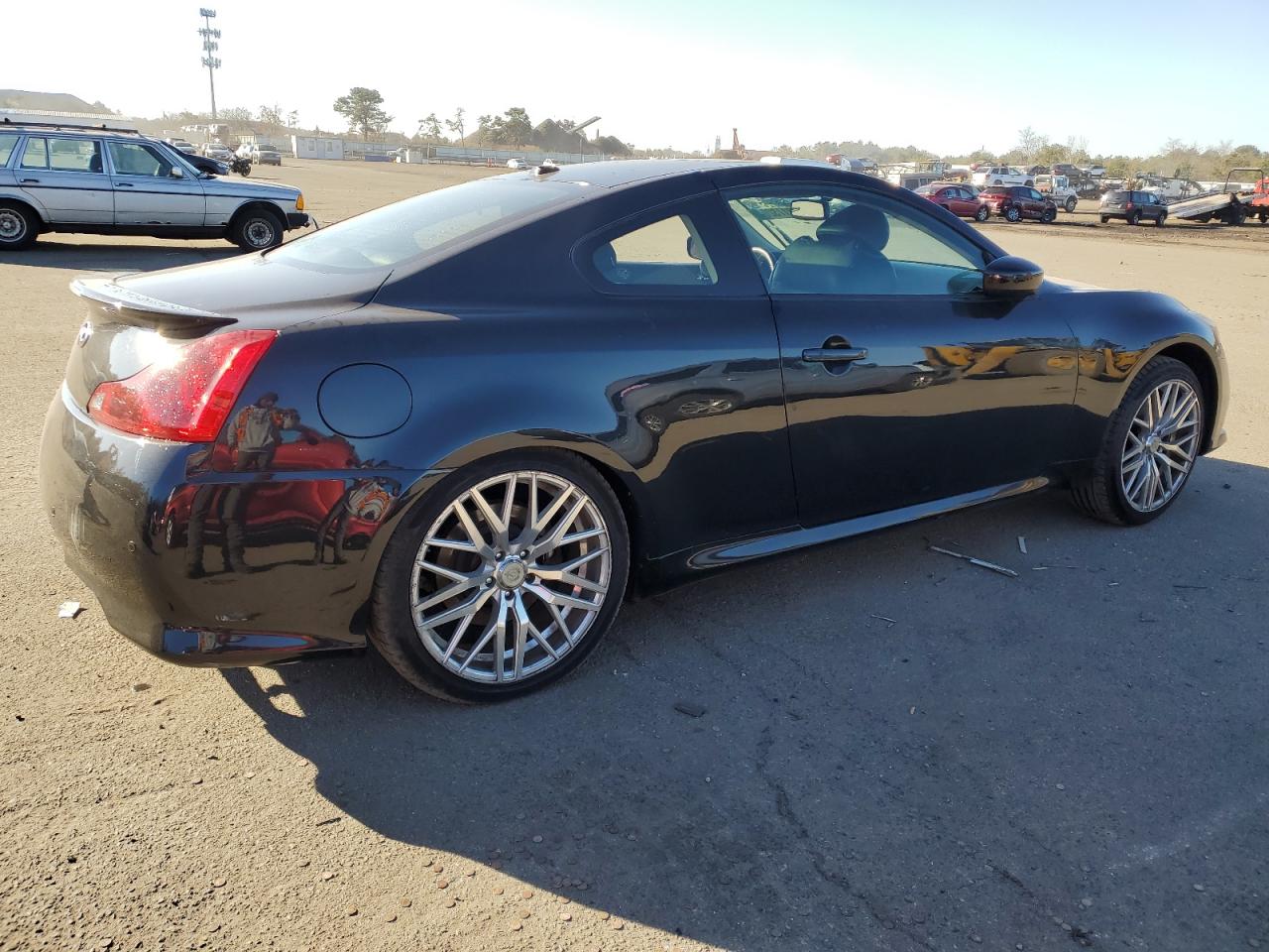 INFINITI G37 2010 — 4