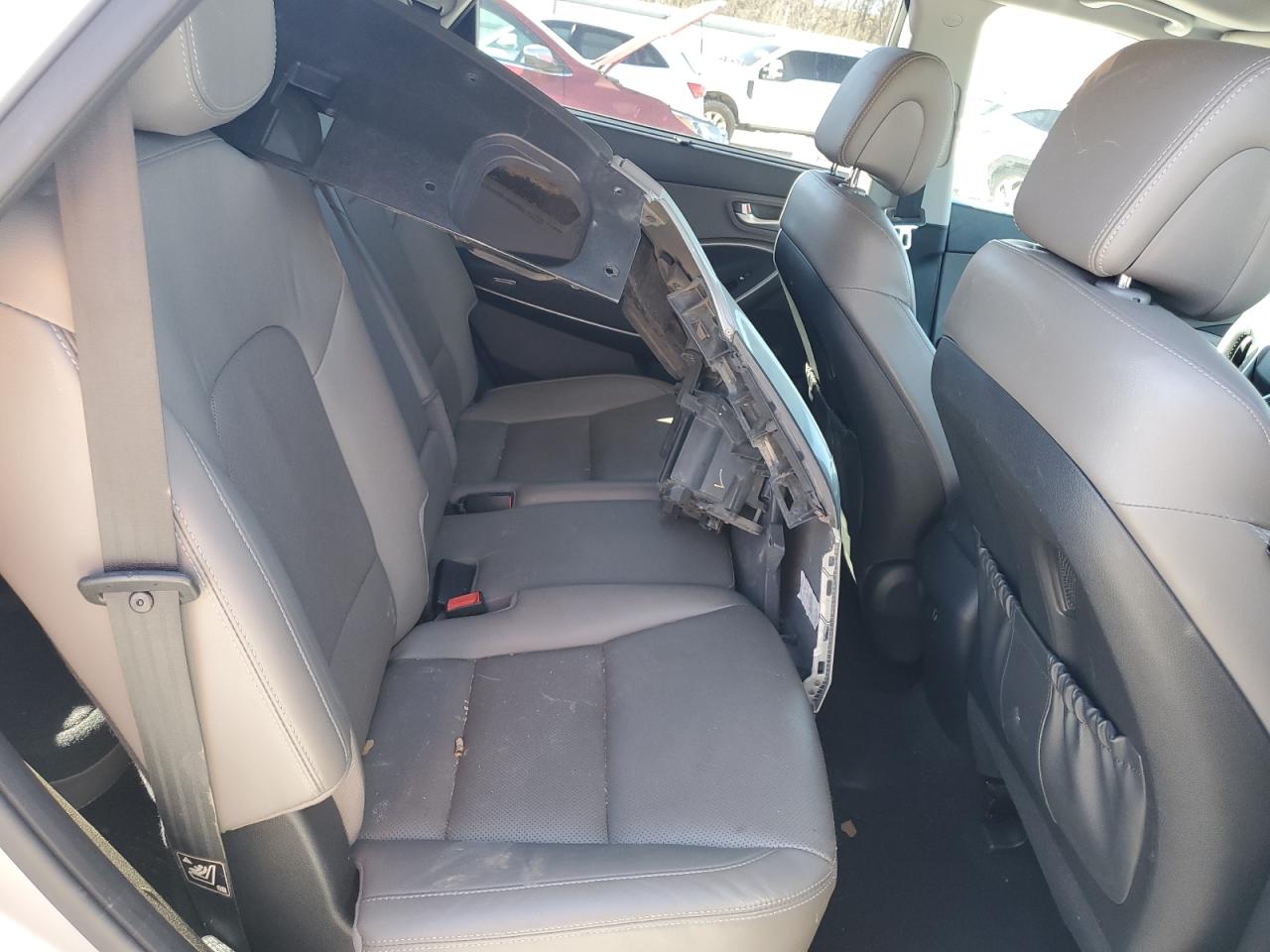 HYUNDAI SANTA FE 2017 — 12