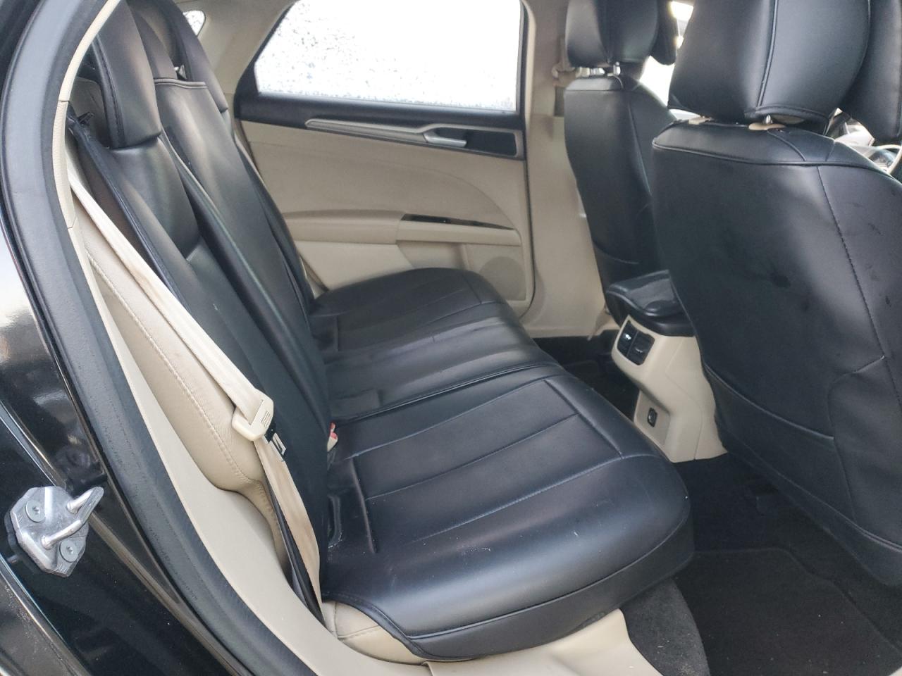 FORD FUSION 2015 — 11